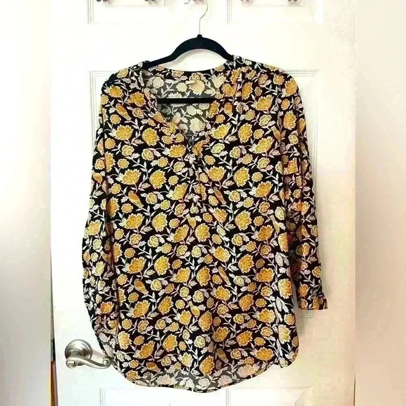 Old Navy Blouse black mustard bird and flora blouse, large - Picture 2 of 4